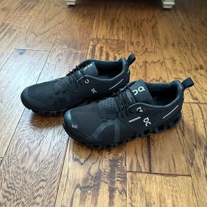 M 7.5 W 9.0 Black Waterproof On Cloud OnCloud On Cloud running shoes in EUC